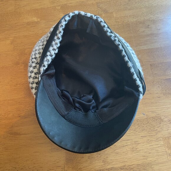 NWOT H&M black white newsboy cap with faux leather black band and bill - Picture 8 of 10